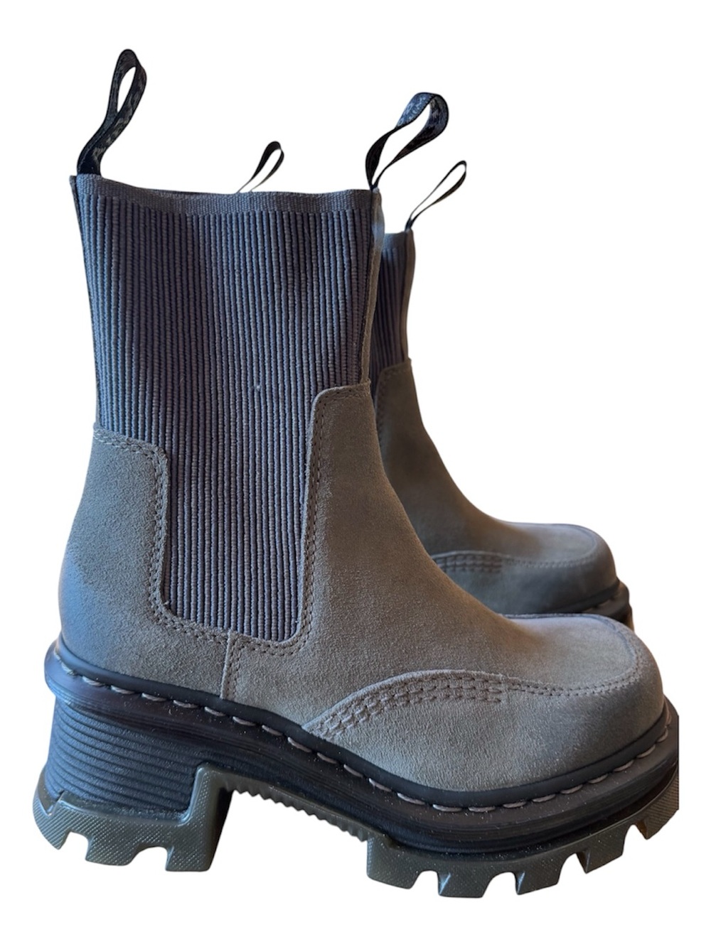 Dr. Martens Corran Gunmetal Grey Chelsea-Style Suede Boots NWT size 7US
